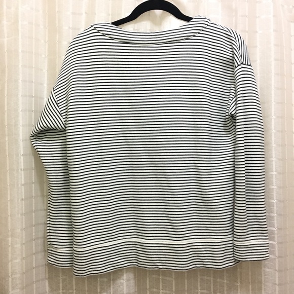 Vineyard Vines Lace Up Pullover - Picture 4 of 5